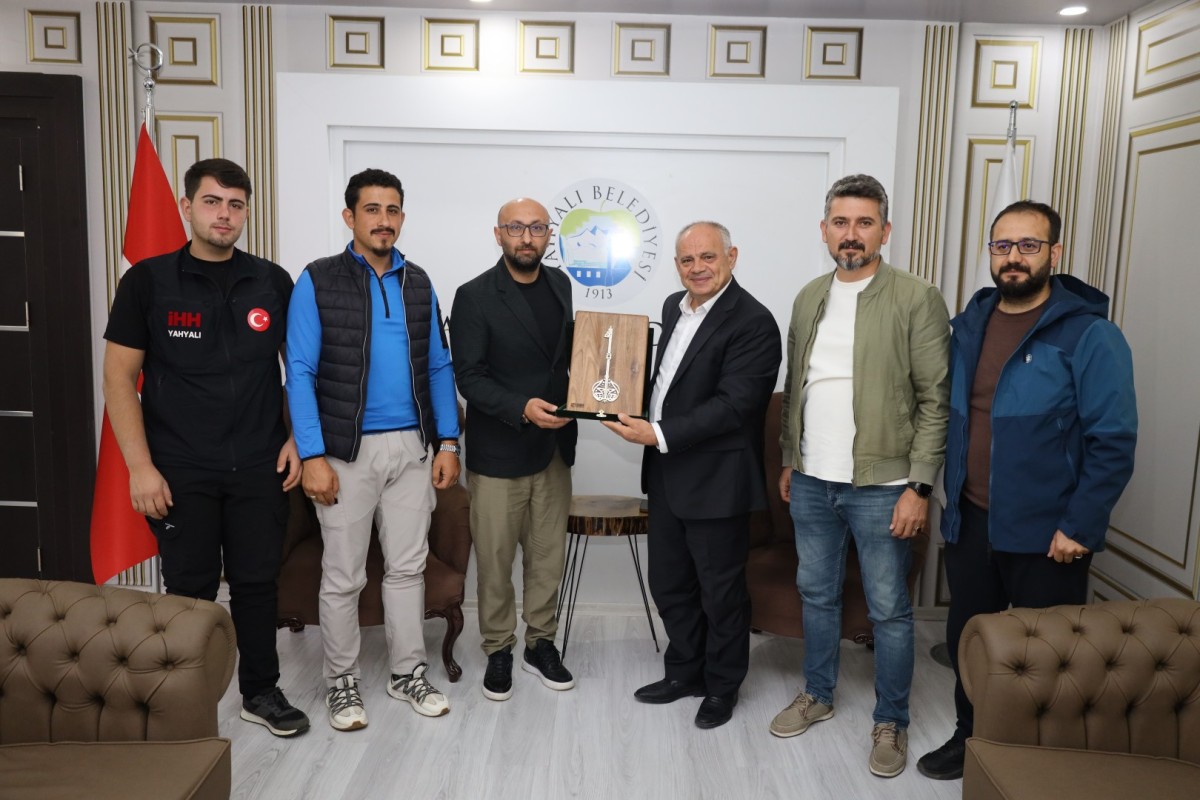 İHH Yahyalı Temsilciliğinden Başkan Esat Öztürk’e Ziyaret