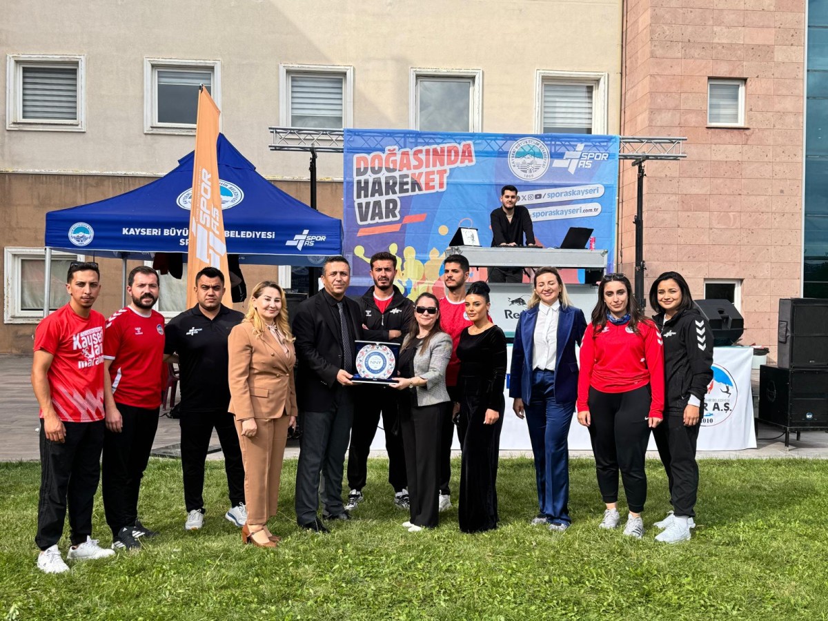 Büyükşehir’den Üniversiteli Gençlerle Rehberlik, Sanat ve Spor Dolu Buluşma