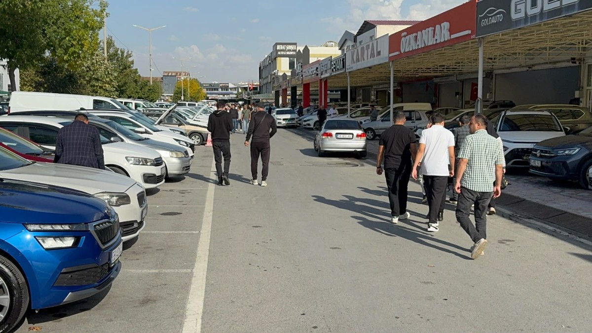 Galericiler Sitesi Başkanı: ‘’Fonlardan Çıkan Yatırımcı Otomobile Yönelecek’’