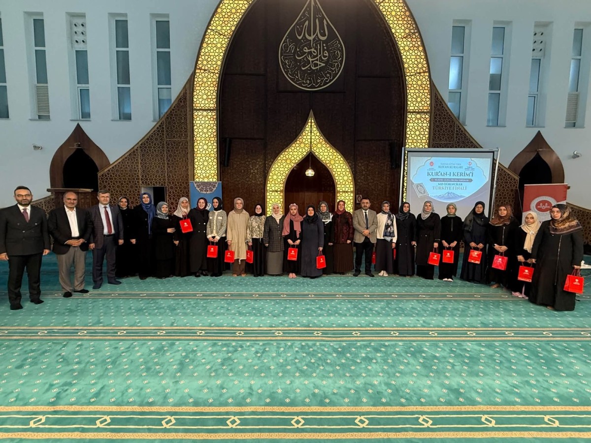 Kur’an-I Kerim’i Güzel Okuma Yarışmasının Finali Kayseri’de Yapıldı