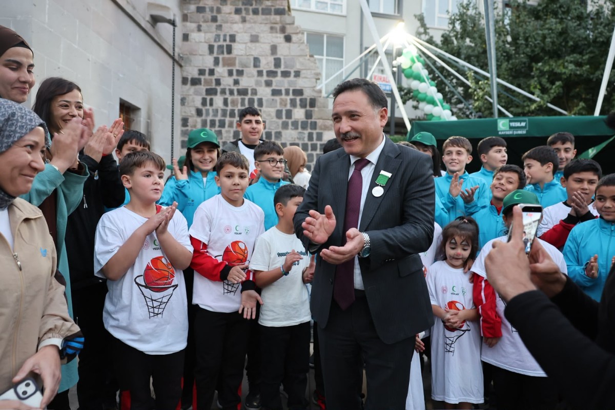 Vali Gökmen Çiçek’e Yeşilay’dan Üstün Hizmet Madalyası 