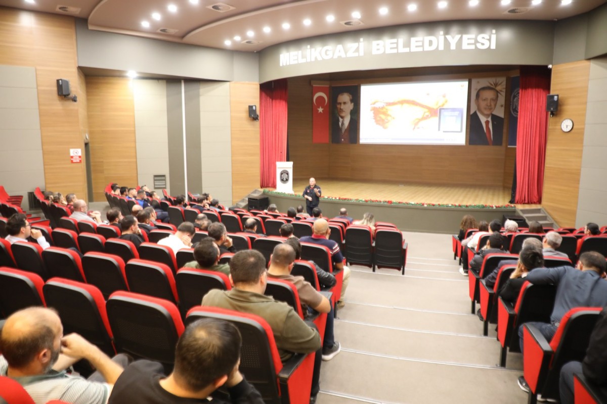 Melikgazi Belediye Personeline Afet Farkındalık Eğitimi Verildi