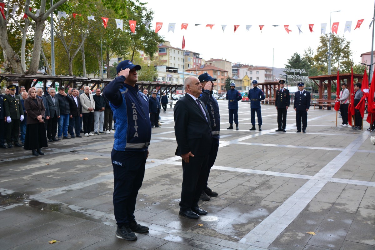 Yahyalı’da 29 Ekim Kutlamaları Çelenk Sunma Töreniyle Başladı