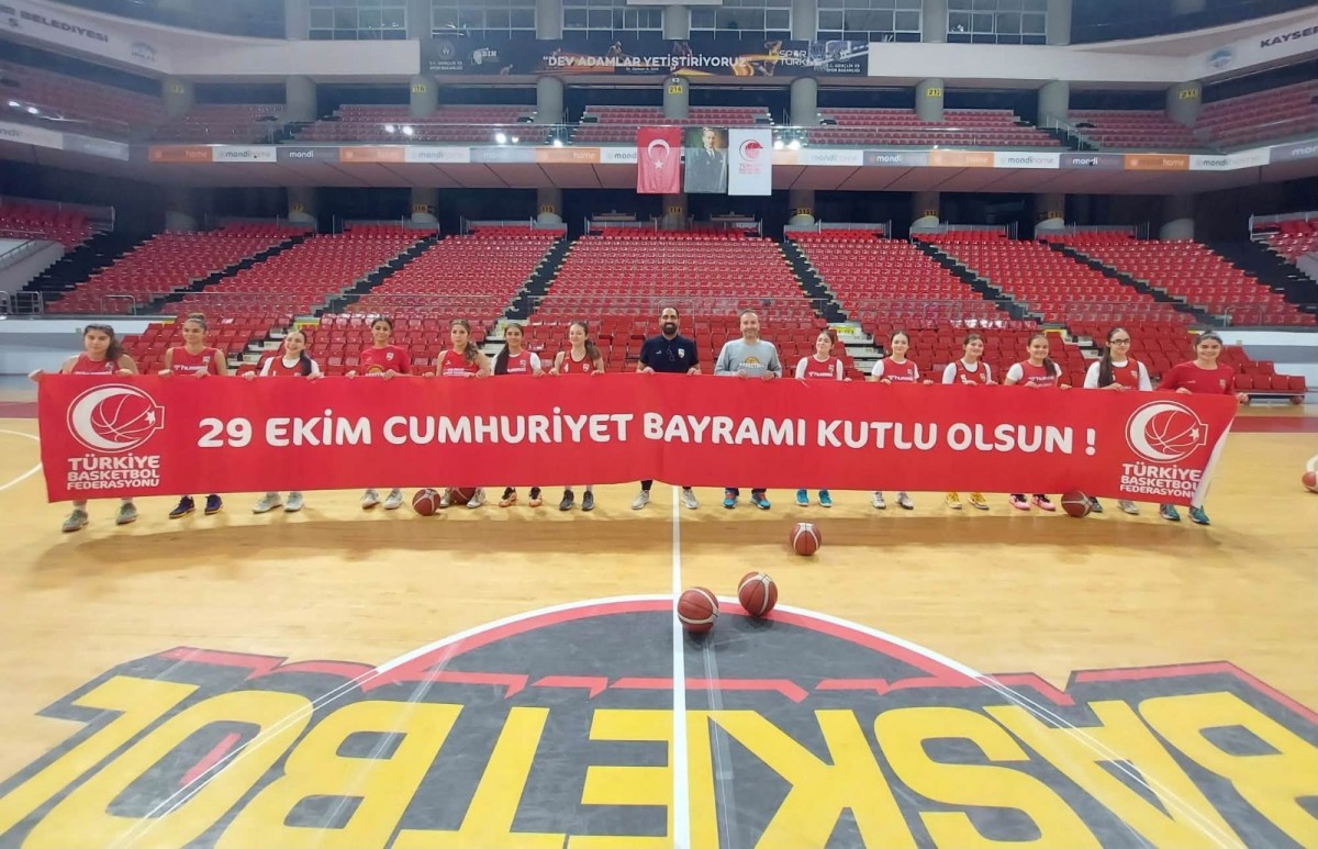 Basketler Cumhuriyet Kupası İçin Atıldı