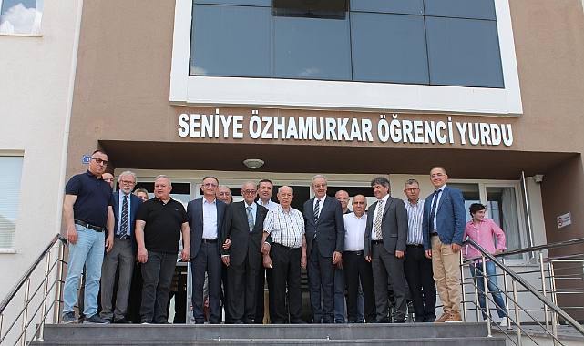 ÖZHAMURKAR’A PLAKET