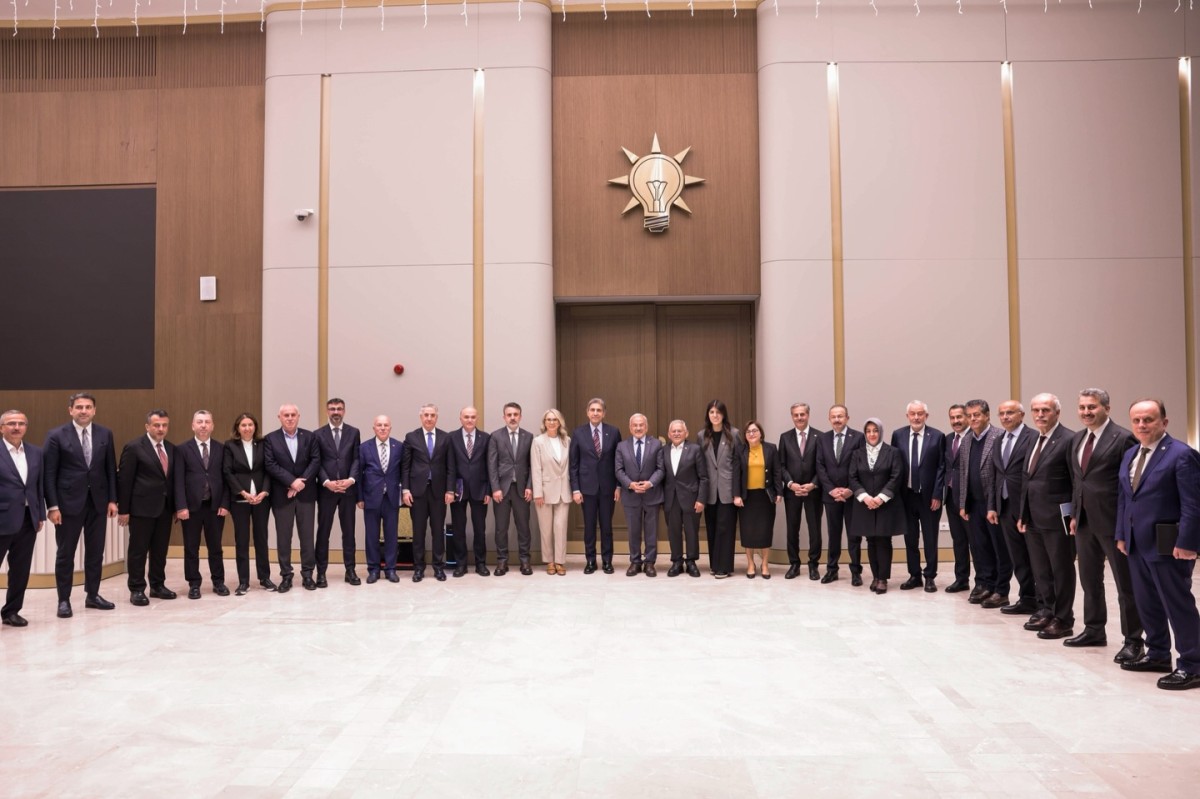 Başkan Büyükkılıç, Ak Parti Yerel Yönetimler Toplantısı’na Katıldı