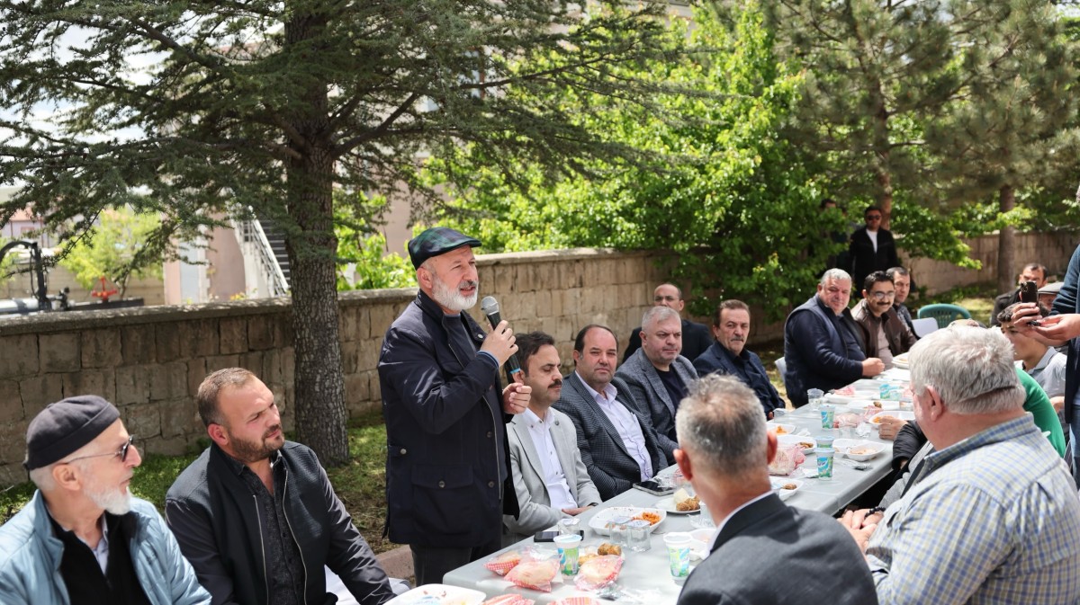 Başkan Çolakbayrakdar, Şükür Sofrasında Vatandaşlarla Buluştu