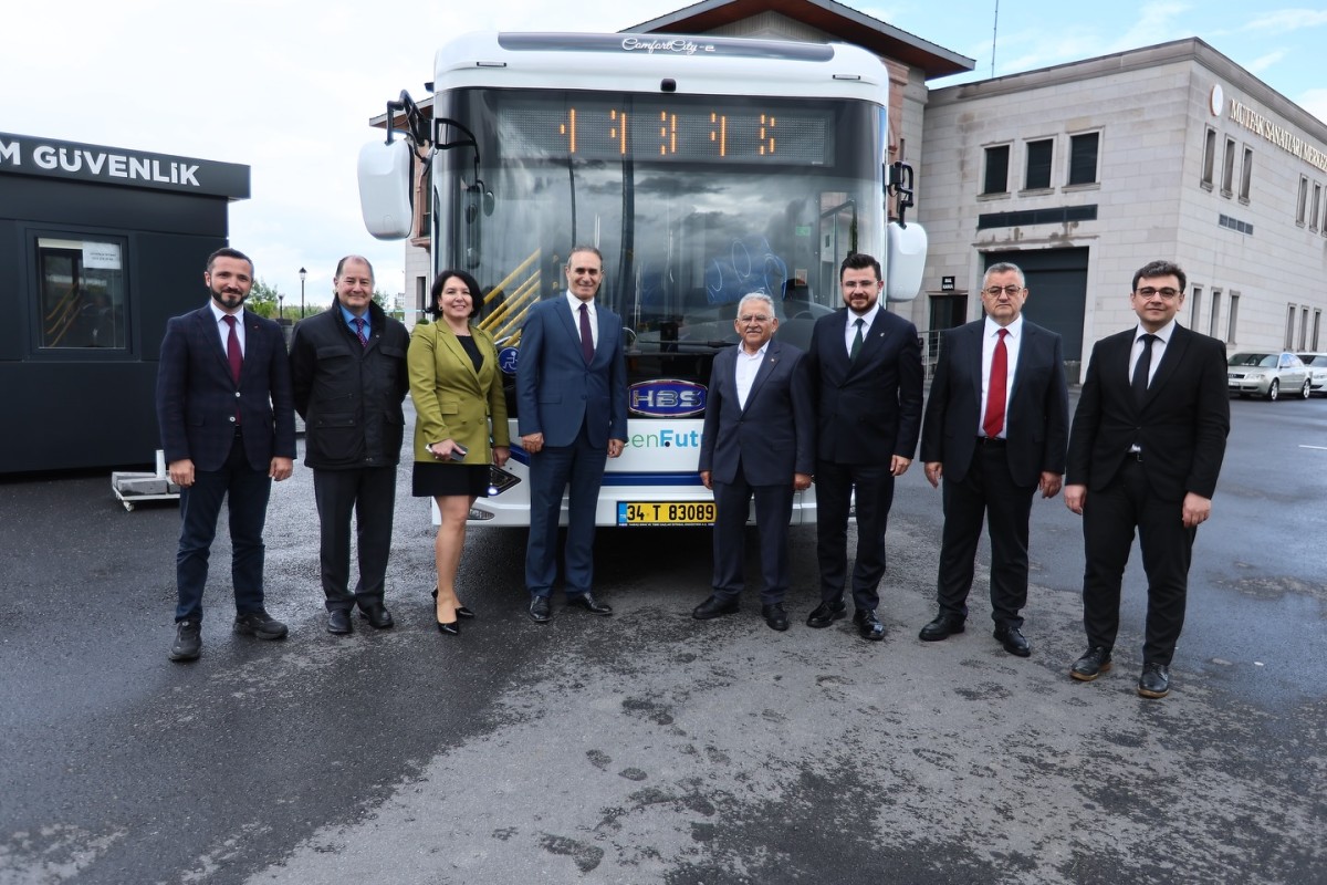 Başkan Büyükkılıç, Elektrikli Otobüsün Test Sürüşüne Katıldı