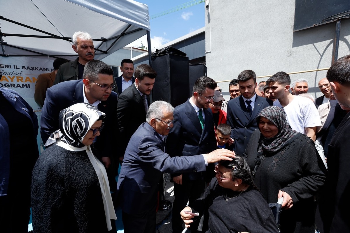 Kayseri’de AK Parti Teşkilatı Bayramlaştı
