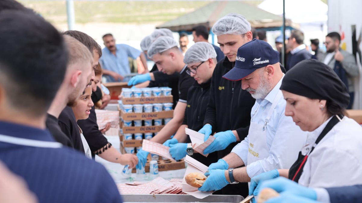 Kocasinan’ın Modern Kurban Pazarı Türkiye’ye Örnek Oldu