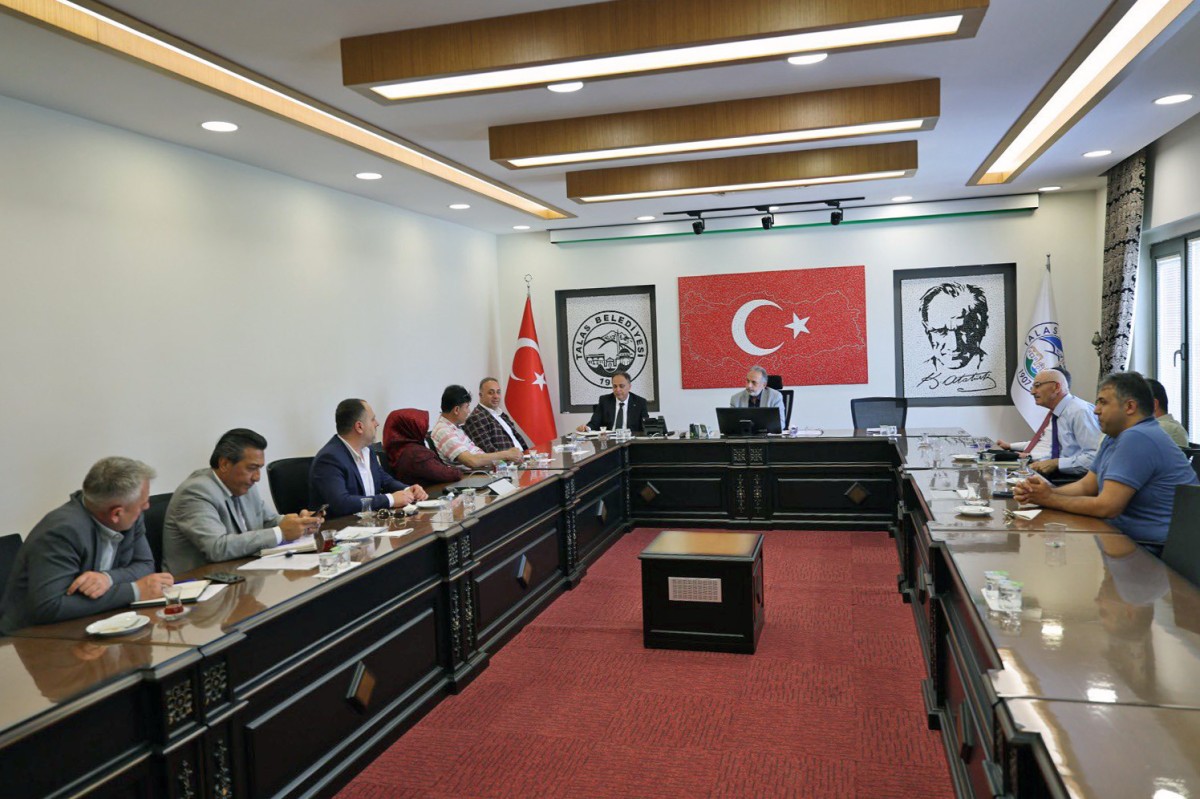 Talas’ta Muhtarlarla Hizmet Zirvesi 