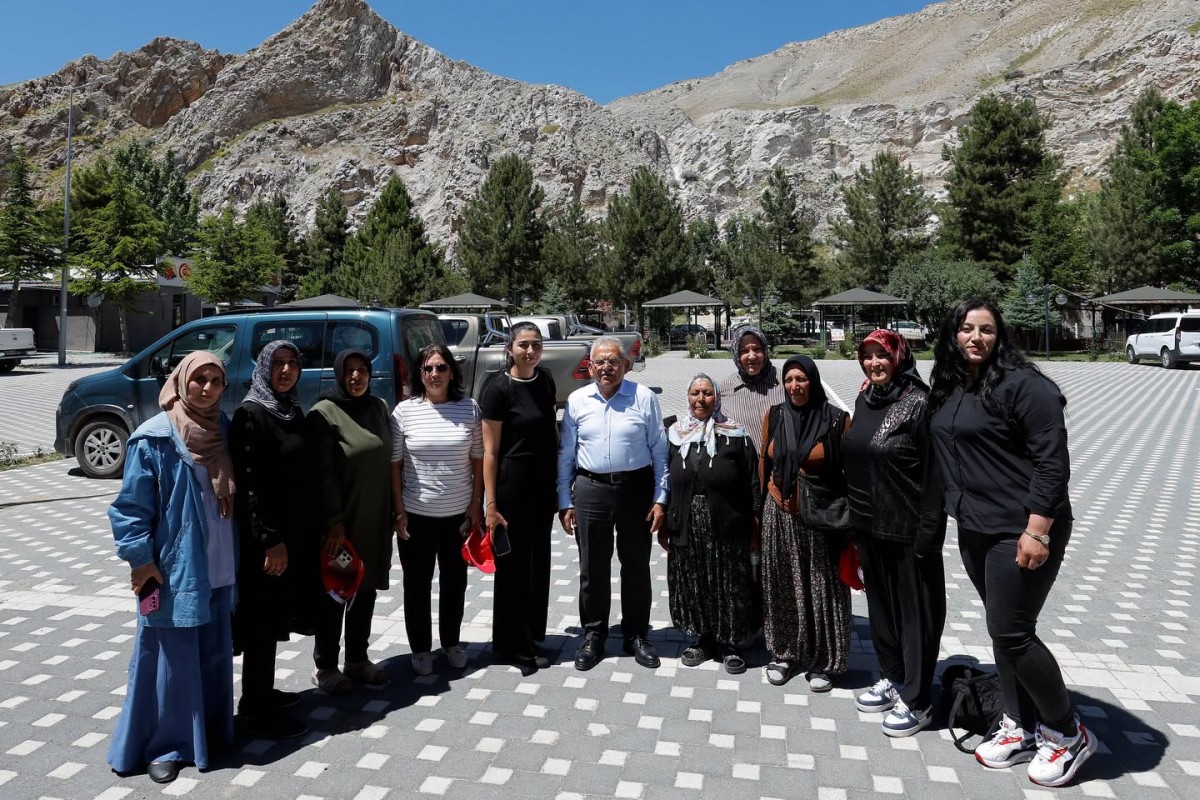 Başkan Büyükkılıç’tan Akkışla ve Sarıoğlan Çiftlik Mahallesi’ne Ziyaret