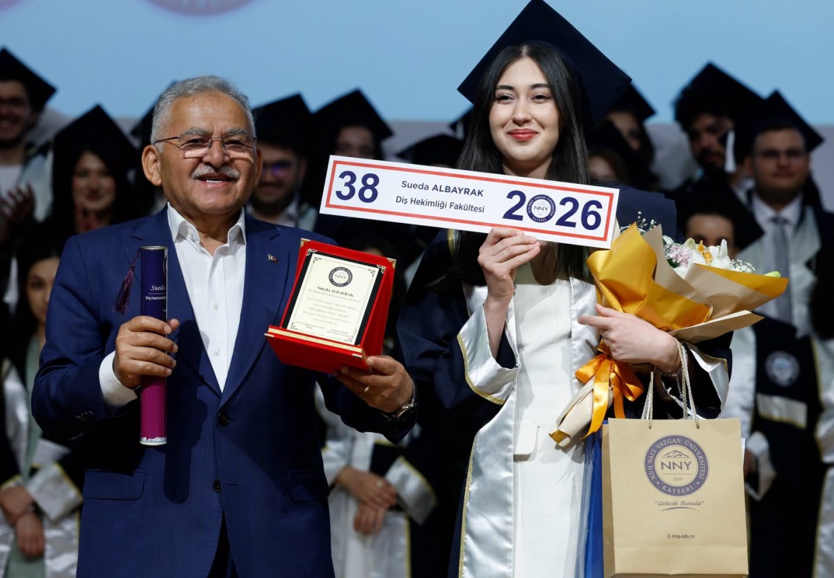 Başkan Büyükkılıç,  Diş Hekimlerinin Diploma Heyecanına Ortak Oldu