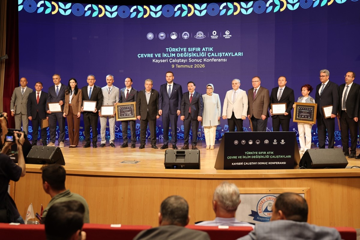 Melikgazi Belediyesi'nin Sıfır Atık Başarısına Teşekkür Plaketi