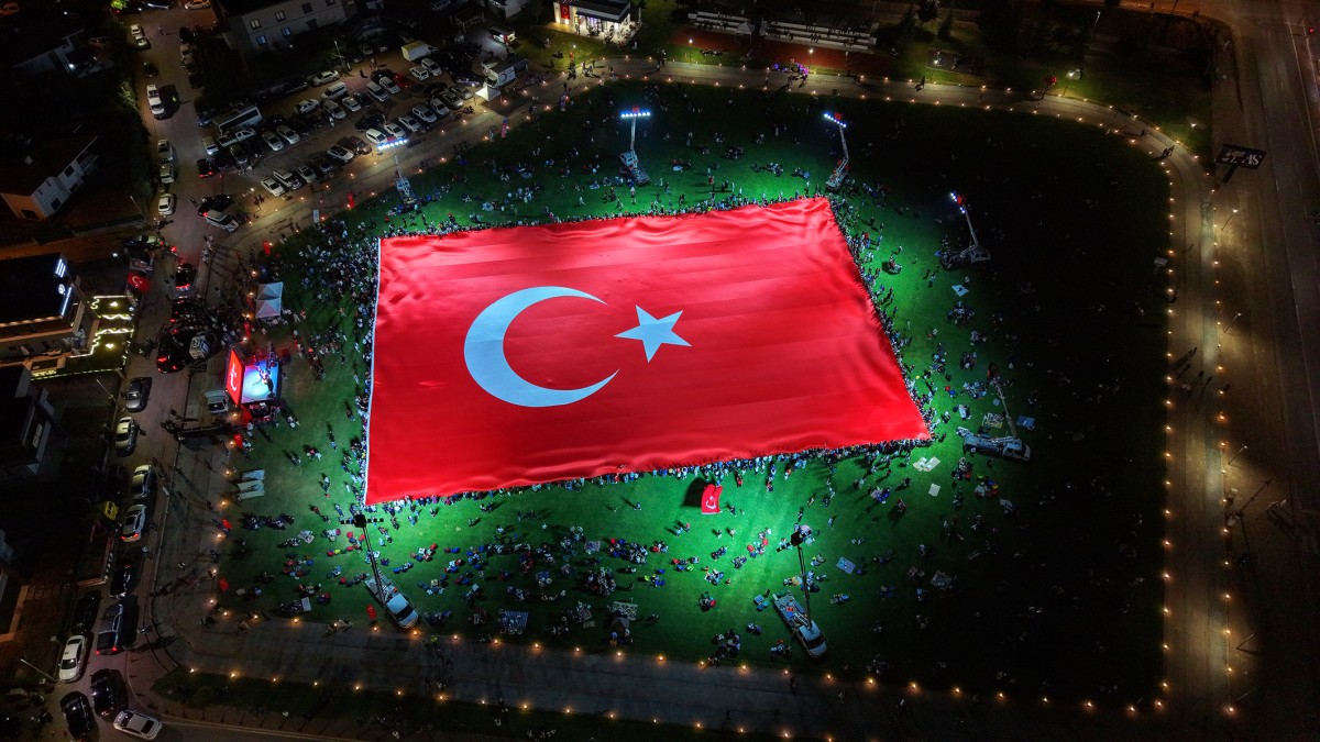 Talas’ta Dünyanın En Büyük Türk Bayrağı Açıldı