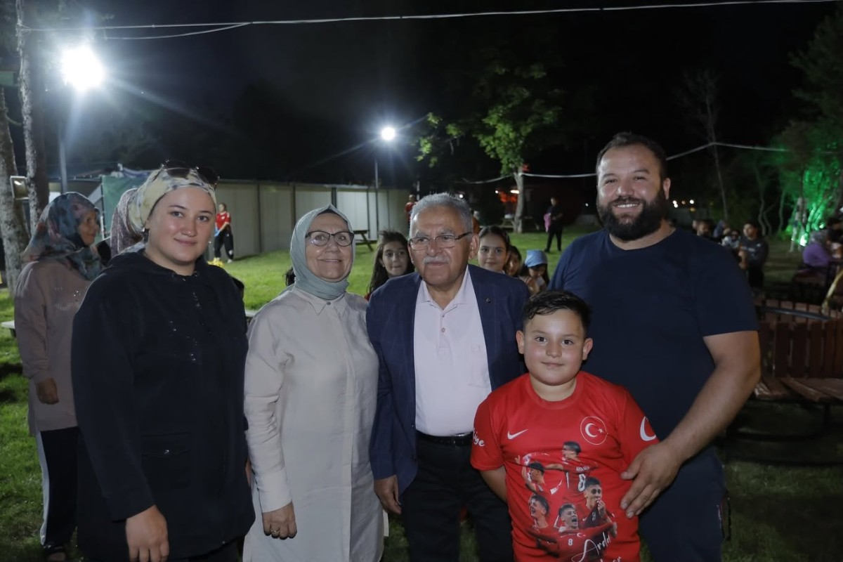 Başkan Büyükkılıç, Sarımsaklı’da Kamp Ateşini Yaktı