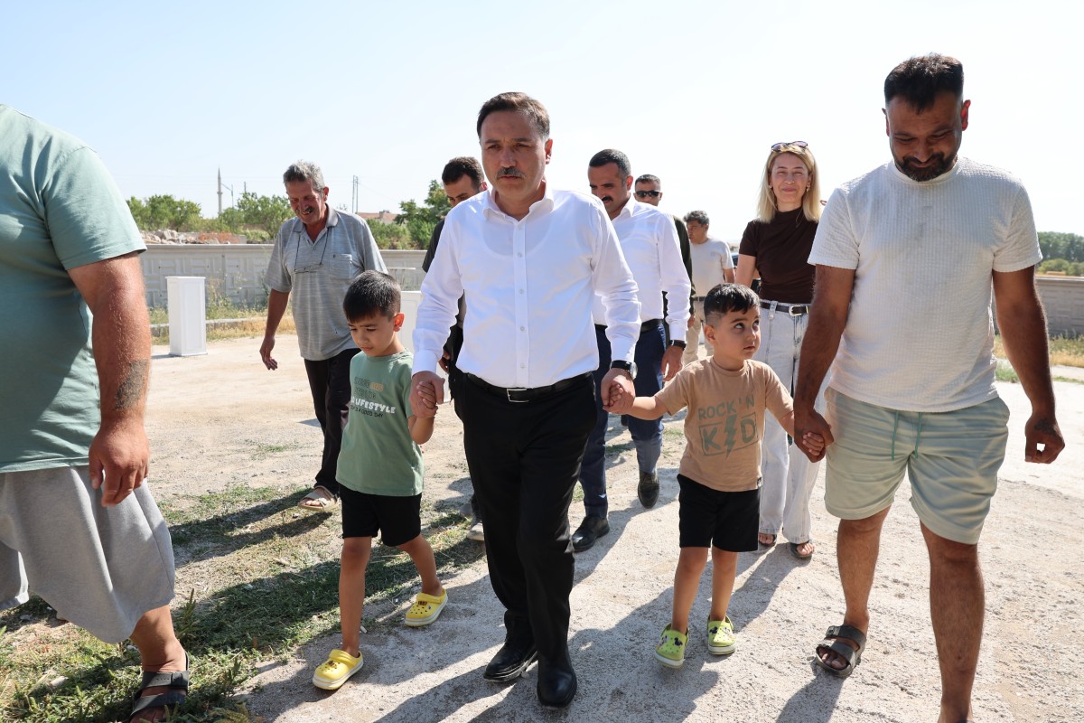 Vali Çiçek, Elmalı Mahallesi’nde Vatandaşlarla Bir Araya Geldi