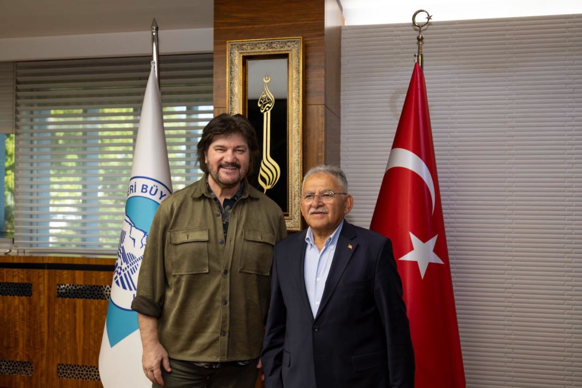 Başkan Büyükkılıç, Ahmet Şafak’ı Ağırladı, Konser Coşkusuna Ortak Oldu
