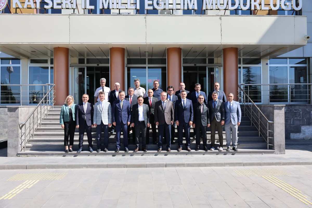Vali Çiçek'ten İl Milli Eğitim Müdürlüğü'ne Yeni Eğitim Yılı Öncesi Ziyaret