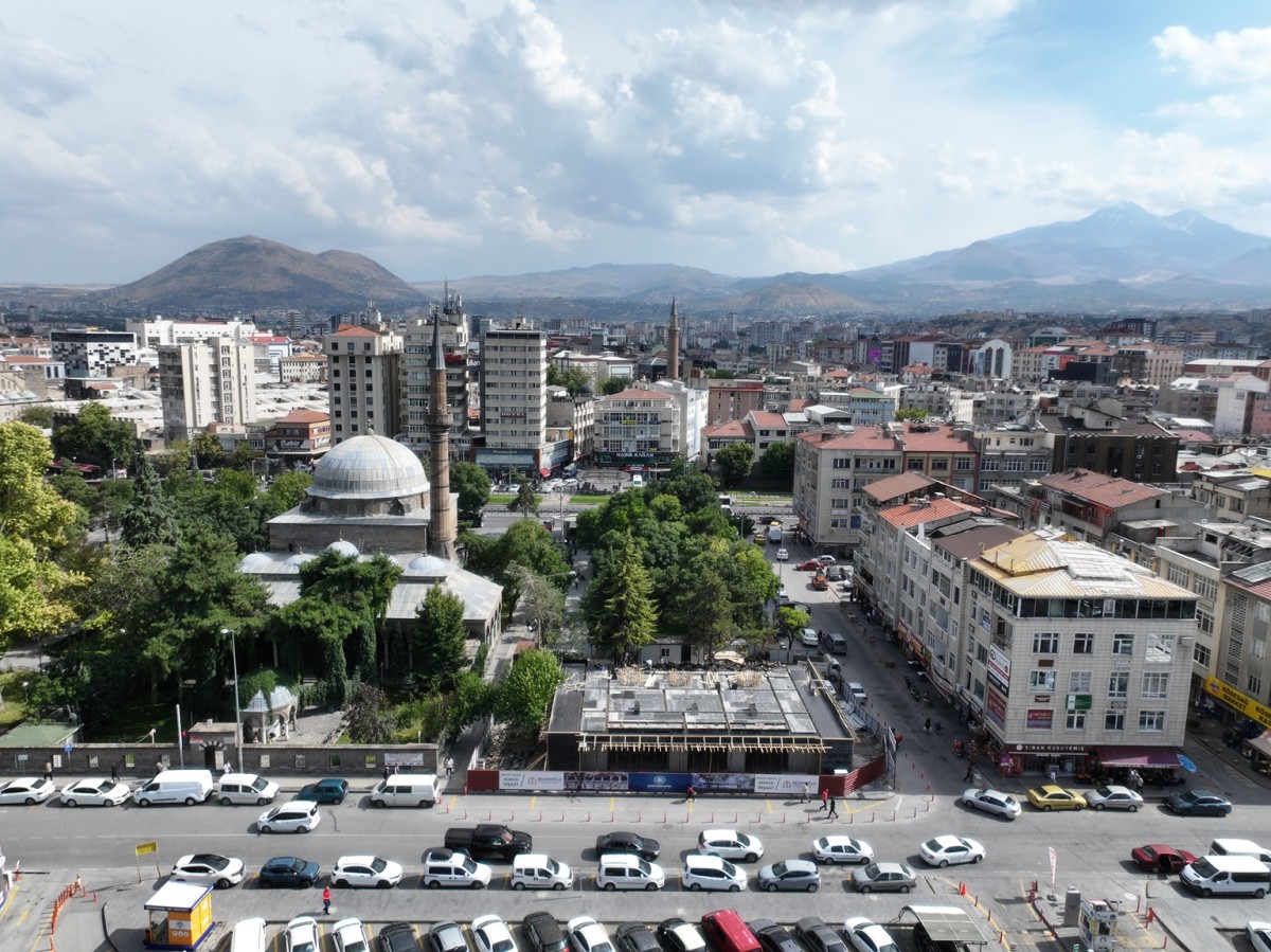 Başkan Çolakbayrakdar: “Kurşunlu Cami’ye Modern Bir Dokunuş Kazandırıyoruz”