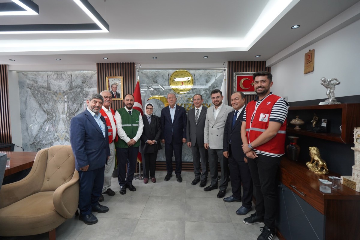 Hulusi Akar’dan Kızılay Başkanı Çepni’ye Hayırlı Olsun Ziyareti