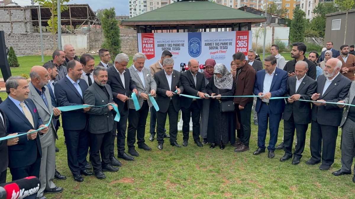 Ahmet Taş Parkı ve Sosyal Tesisi Açıldı