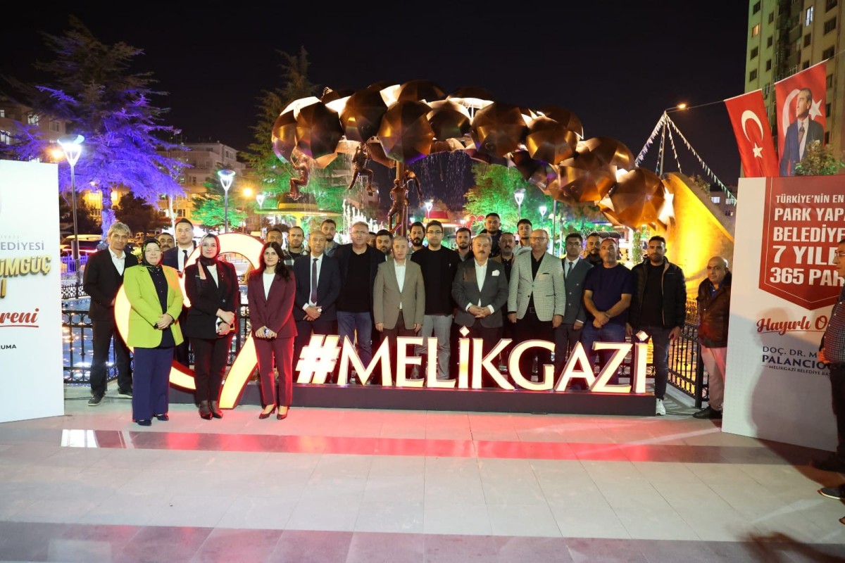 Melikgazi Belediyesi Mustafa Tümgüç Parkı Şehrin Kalbinde Açıldı