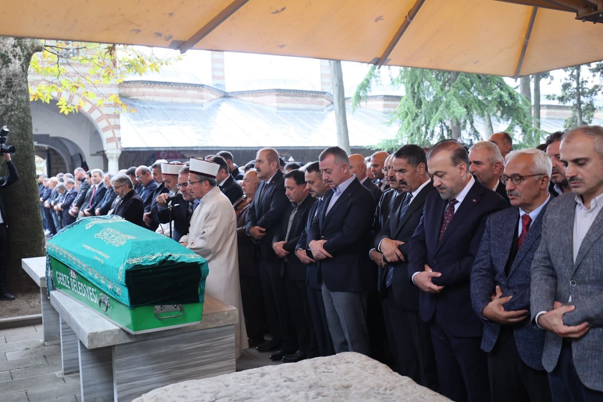 Vali Gökmen Çiçek’in Babaannesi Son Yolculuğuna Uğurlandı