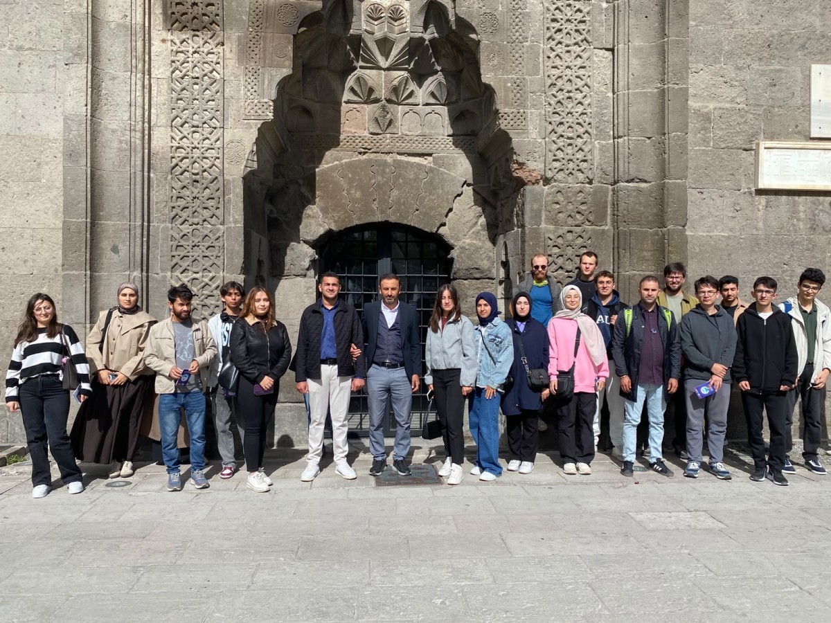 ERÜ’den Öğrencilerine Kayseri Kültür Yolu Turu 