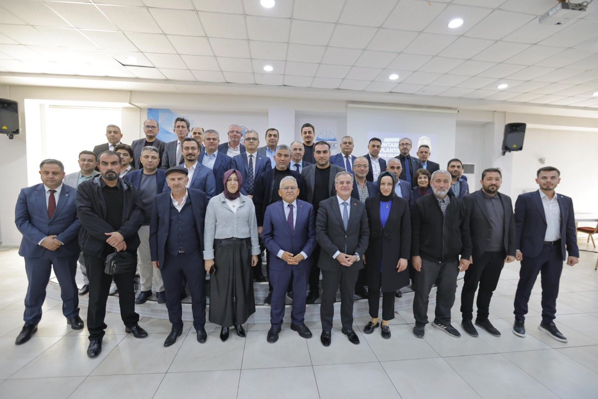 Büyükkılıç, Talas ve Hacılar Muhtarlarının Taleplerini Dinledi
